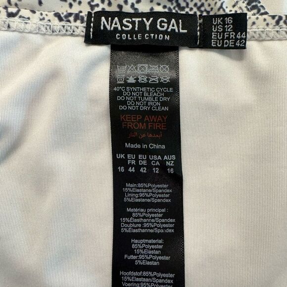 Nasty Gal snake skin print cut out bikini - Picture 5 of 6